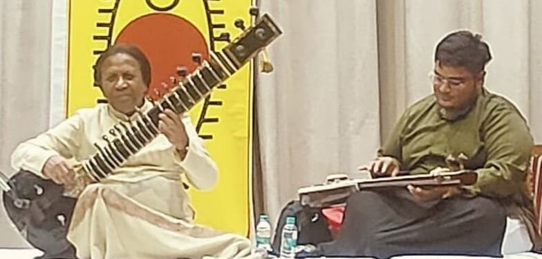 ਉਸਤਾਦ ਸ਼ਾਹਿਦ ਪਰਵੇਜ਼ ਦੀ ਰਾਗ ਸ਼ੁੱਧ ਸਾਰੰਗ ਦੀ ਪੇਸ਼ਕਾਰੀ ਨੇ ਦਿਲ ਜਿੱਤ ਲਏ