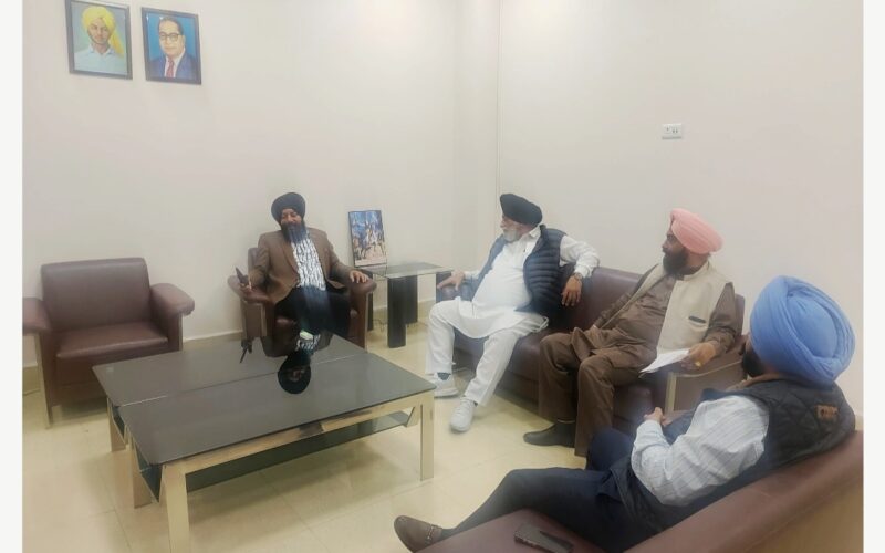 ਅੰਮ੍ਰਿਤਸਰ- ਮੇਅਰ ਨੇ ਕੌਂਸਲਰਾਂ ਦੀਆਂ ਵਾਰਡਾਂ ਨਾਲ ਸਬੰਧਤ ਸਮੱਸਿਆਵਾਂ ਦਾ ਮੌਕੇ ‘ਤੇ ਹੀ ਹੱਲ ਕੀਤਾ