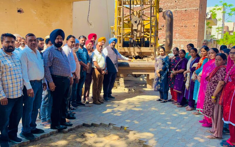 ਵਿਧਾਇਕ ਰੰਧਾਵਾ ਨੇ ਡੇਰਾਬੱਸੀ ‘ਚ ਲੱਗਣ ਵਾਲੇ ਦੋ ਨਵੇਂ ਟਿਊਬਵੈੱਲਾਂ ਦਾ ਉਦਘਾਟਨ ਕਰ ਕੰਮ ਦੀ ਕਰਵਾਈ ਸ਼ੁਰੂਆਤ