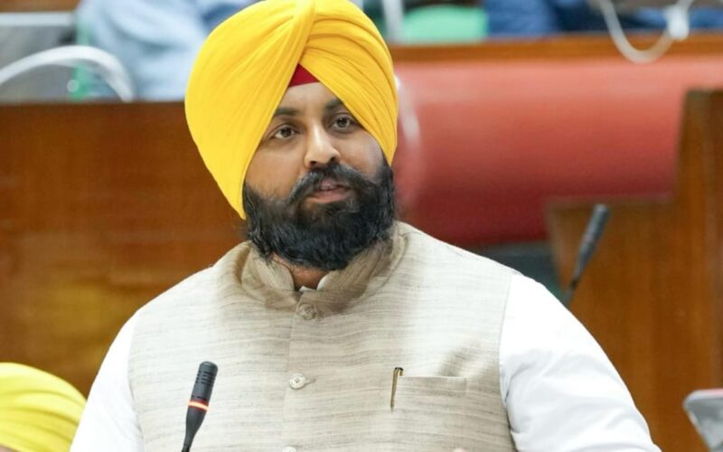 ਪੰਜਾਬ ਬਜਟ 2025: 1 ਅਪ੍ਰੈਲ ਨੂੰ 2500 ਈਟੀਟੀ ਅਧਿਆਪਕ ਸ਼ਾਮਲ ਹੋਣਗੇ, ਮੁੱਖ ਮੰਤਰੀ ਭਗਵੰਤ ਮਾਨ ਨਿਯੁਕਤੀ ਪੱਤਰ ਵੰਡਣਗੇ