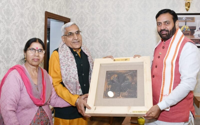 ਹਰਿਆਣਾ ਦੇ CM ਨੇ ਪਦਮ ਸ਼੍ਰੀ ਸਾਹਿਤਕਾਰ ਡਾ. ਸੰਤਰਾਮ ਦੇਸਵਾਲ ਅਤੇ ਪੈਰਾ-ਆਰਚਰ ਸ੍ਰੀ ਹਰਵਿੰਦਰ ਨੂੰ ਕੀਤਾ ਸਨਮਾਨਿਤ