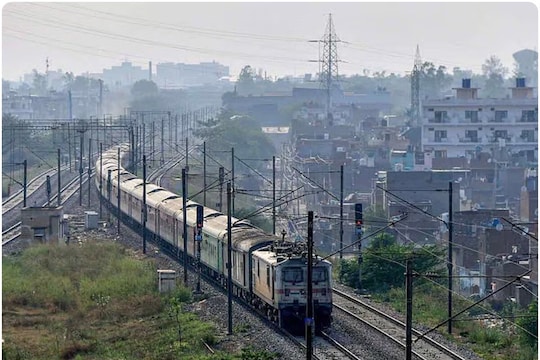 ਨਾਜਾਇਜ਼ ਸਬੰਧ ਬਣੇ ਕਤਲ ਦੀ ਵਜ੍ਹਾ, ਪ੍ਰੇਮੀ ਨਾਲ ਮਿਲ ਕੇ ਪਤੀ ਨੂੰ ਮਾਰ ਕੇ ਲਾਸ਼ ਟਰੈਕ ‘ਤੇ ਸੁੱਟੀ