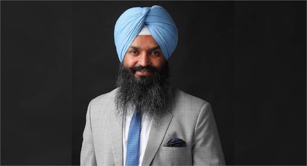 ਸਰੀ ਸੈਂਟਰ ਚ ਰਾਜਵੀਰ ਸਿੰਘ ਢਿੱਲੋ ਨੇ ਚੋਣ ਮੁਹਿੰਮ ਨੂੰ ਦਿੱਤੀ ਤੇਜ਼ੀ, ਵੋਟਰਾਂ ਨਾਲ ਕੀਤਾ ਡੋਰ-ਟੂ-ਡੋਰ ਸੰਪਰਕ