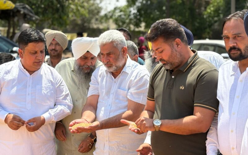ਕੈਬਨਿਟ ਮੰਤਰੀ ਲਾਲ ਚੰਦ ਕਟਾਰੂਚੱਕ ਵੱਲੋਂ ਕਣਕ ਦੇ ਖਰੀਦ ਪ੍ਰਬੰਧਾਂ ਬਾਰੇ ਜੰਡਿਆਲਾ ਮੰਡੀ ਦਾ ਦੌਰਾਕੇ ਵਾਈ ਈ ਸੀ ਦੀ ਮਿਆਦ ਵਿੱਚ ਕੀਤਾ ਜਾਵੇਗਾ ਵਾਧਾ