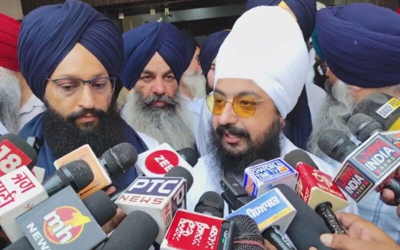 ਰਣਜੀਤ ਸਿੰਘ ਢੱਡਰੀਆਂਵਾਲੇ ਅਕਾਲ ਤਖਤ ਸਾਹਿਬ ਪਹੁੰਚੇ, ਧਾਰਮਿਕ ਸਜ਼ਾ ਦੇ ਮਾਮਲੇ ‘ਤੇ ਕੀਤੀ ਵੱਡੀ ਬਿਆਨਬਾਜੀ
