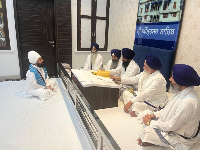 ਪੰਜ ਸਿੰਘ ਸਾਹਿਬਾਨ ਸਾਹਮਣੇ ਪੇਸ਼ ਹੋਏ ਰਣਜੀਤ ਸਿੰਘ ਢੱਡਰੀਆਂਵਾਲੇ, ਪ੍ਰਵਾਨ ਹੋਈ ਖਿਮਾ ਜਾਚਨਾ