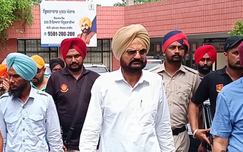 ਸਿੱਧੂ ਮੂਸੇਵਾਲਾ ਕਤਲ ਕੇਸ ਵਿਵਾਦ ‘ਤੇ ਬੀਬੀਸੀ ਦਸਤਾਵੇਜ਼ੀ: ਮਾਨਸਾ ਅਦਾਲਤ ਨੇ ਬਲਕੌਰ ਸਿੰਘ ਨੂੰ ਜਵਾਬ ਦਾਇਰ ਕਰਨ ਲਈ 1 ਜੁਲਾਈ ਤੱਕ ਦਾ ਦਿੱਤਾ ਸਮਾਂ