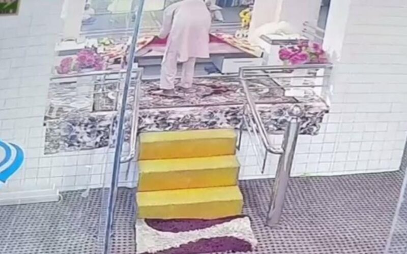 ਬਰਨਾਲਾ ਦੇ ਪਿੰਡ ਗਹਿਲ ’ਚ ਸ੍ਰੀ ਗੁਰੂ ਗ੍ਰੰਥ ਸਾਹਿਬ ਦੀ ਬੇਅਦਬੀ ਦੀ ਕੋਸ਼ਿਸ਼ ਨਾਕਾਮ, ਦੋਸ਼ੀ ਪੁਲਿਸ ਹਿਰਾਸਤ ’ਚ