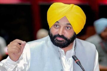 ਦਿੱਲੀ ਤੋਂ LIVE: SYL ਨहर ਮਾਮਲੇ ‘ਤੇ ਮਾਣਯੋਗ ਕੇਂਦਰੀ ਜਲ ਸ਼ਕਤੀ ਮੰਤਰੀ ਨਾਲ ਮੁਲਾਕਾਤ ਤੋਂ ਬਾਅਦ ਮੀਡੀਆ ਨਾਲ ਗੱਲਬਾਤ
