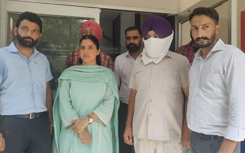 ਡੀਐਸਪੀ ਦਾ ਰੀਡਰ 1 ਲੱਖ ਰੁਪਏ ਦੀ ਰਿਸ਼ਵਤ ਲਈ, ਡੀਐਸਪੀ ਦੀ ਭੂਮਿਕਾ ਵੀ ਸ਼ੱਕੀ
