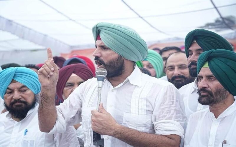 ਕਾਂਗਰਸ ਵੱਲੋਂ ਲੈਂਡ ਪੂਲਿੰਗ ਪਾਲਿਸੀ ਖਿਲਾਫ ਪਟਿਆਲਾ ‘ਚ ਰੋਸ ਮੁਜ਼ਾਹਰਾ, ਕਿਹਾ- ‘ਆਪ’ ਸਰਕਾਰ ਇਸਨੂੰ ਵਾਪਸ ਲਵੇ, ਨਹੀਂ ਤਾਂ 2027 ’ਚ ਸਾਡੀ ਸਰਕਾਰ ਰੱਦ ਕਰੇਗੀ