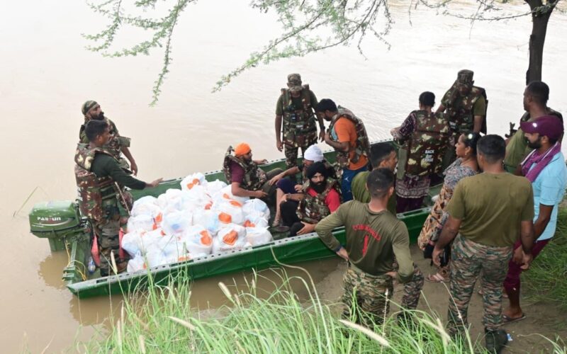 ਬਿਆਸ ਦਰਿਆ ‘ਚ ਹੜ੍ਹ ਕਾਰਨ ਗੰਧੁਵਾਲ ਨੇੜੇ ਟੁੱਟਿਆ ਗਾਈਡ ਬੰਨ੍ਹ, ਧੁੱਸੀ ਬੰਨ੍ਹ ਵੱਲ ਵਧਿਆ ਪਾਣੀ