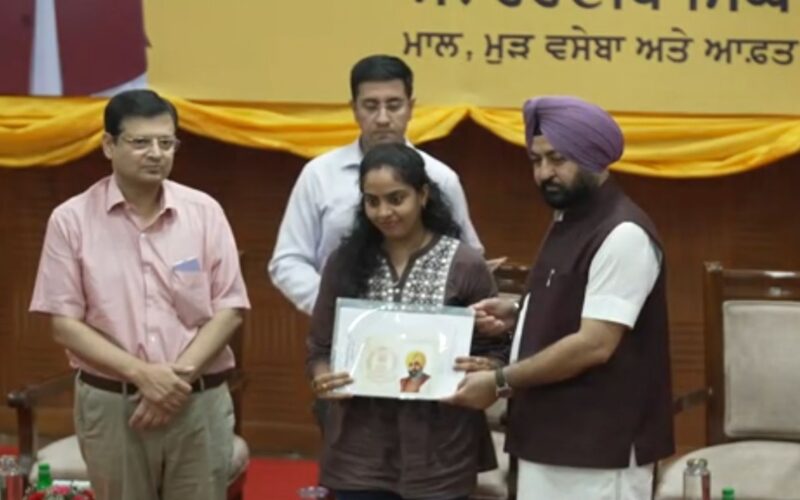 ਹਰਦੀਪ ਸਿੰਘ ਮੁੰਡੀਆਂ ਨੇ 504 ਪਟਵਾਰੀਆਂ ਨੂੰ ਸੌਂਪੇ ਨਿਯੁਕਤੀ ਪੱਤਰ