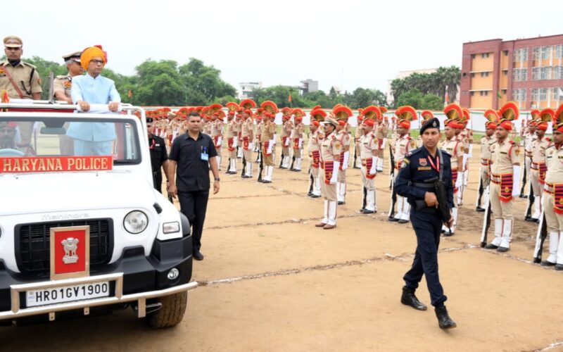 अंबाला में राज्य स्तरीय समारोह में हरियाणा के राज्यपाल प्रो. असीम कुमार घोष ने 79वां स्वतंत्रता दिवस मनाया, शहीदों को नमन कर विकास उपलब्धियां गिनाईं