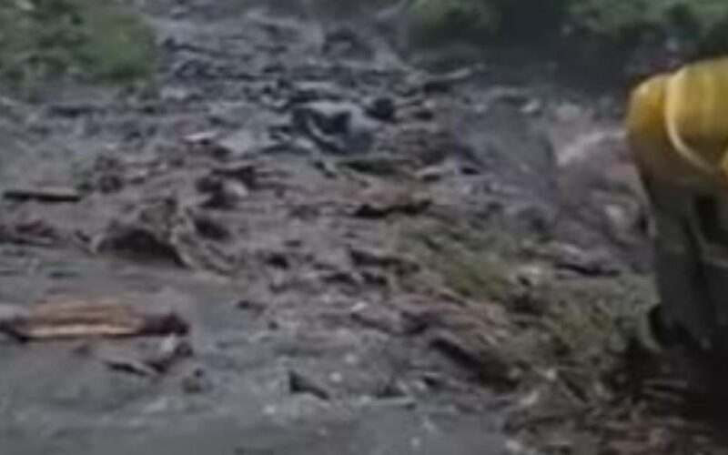 ਹਿਮਾਚਲ ਪ੍ਰਦੇਸ਼ ‘ਚ ਕੁਦਰਤ ਦਾ ਕਹਿਰ, ਕੁੱਲੂ ‘ਚ ਫਟਿਆ ਬੱਦਲ, ਰੁੜ੍ਹ ਗਈਆਂ ਦੁਕਾਨਾਂ ਤੇ ਪੁਲ