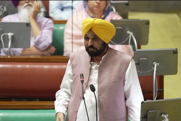 ਸੀ.ਐਮ ਮਾਨ ਦਾ ਭਾਜਪਾ ‘ਤੇ ਵੱਡਾ ਤੰਜ, ਹਿਸਾਬ ਦੇਣ ਤੋਂ ਡਰਦਿਆਂ ਨੇ ਲਾਈ ਨਕਲੀ ਵਿਧਾਨ ਸਭਾ