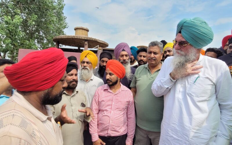 स्पीकर कुलतार सिंह संधवा ने गुरदासपुर जिले के बाढ़ प्रभावित इलाकों का दौरा किया