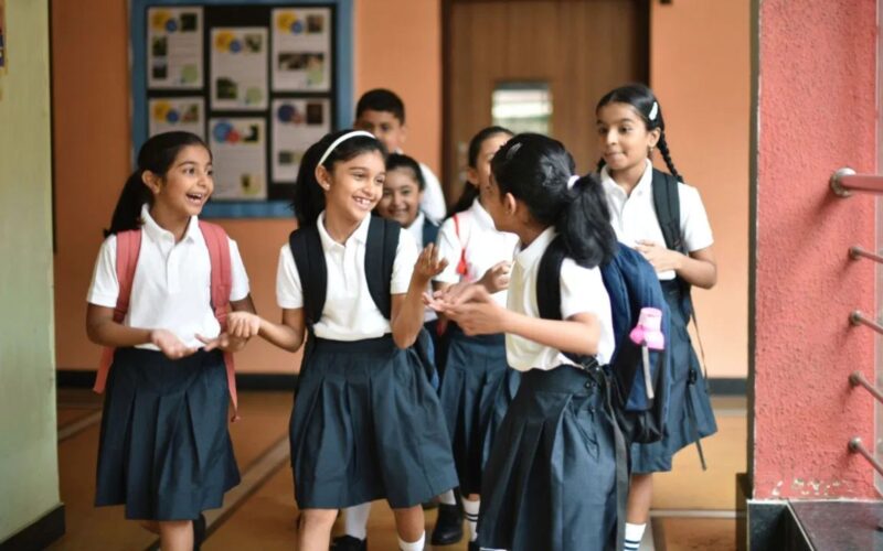 ਭਾਰੀ ਮੀਂਹ ਤੇ ਹੜ੍ਹ ਦਾ ਕਹਿਰ: ਪੰਜਾਬ-ਹਿਮਾਚਲ ‘ਚ 7 ​​ਸਤੰਬਰ ਤੱਕ ਸਕੂਲ ਤੇ ਕਾਲਜ ਰਹਿਣਗੇ ਬੰਦ, ਕਈ ਰਾਜਾਂ ‘ਚ ਛੁੱਟੀਆਂ ਦਾ ਐਲਾਨ