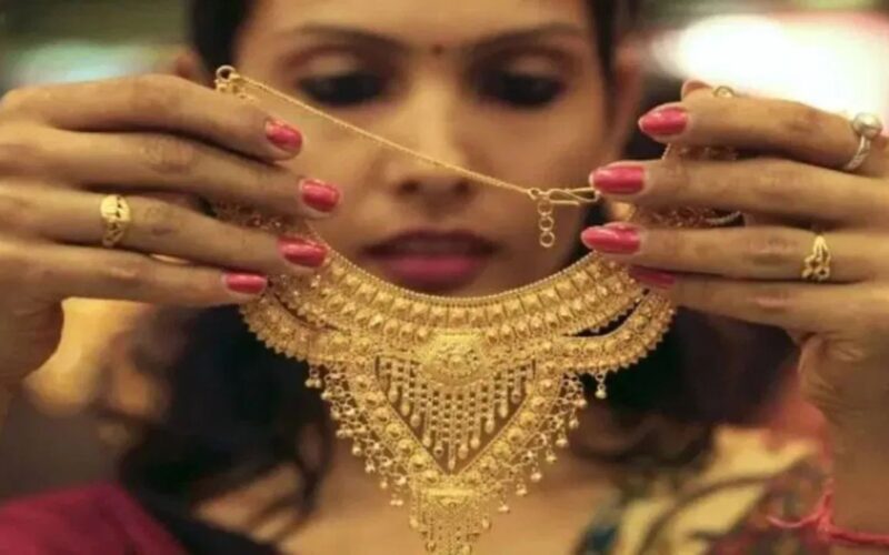 ਤਿਉਹਾਰਾਂ ਦੇ ਸੀਜ਼ਨ ਦੌਰਾਨ ਘਟੀ 28% ਸੋਨੇ ਦੀ ਮੰਗ, ਕੀਮਤਾਂ ‘ਚ ਵਾਧਾ ਮੁੱਖ ਕਾਰਨ ਸੀ