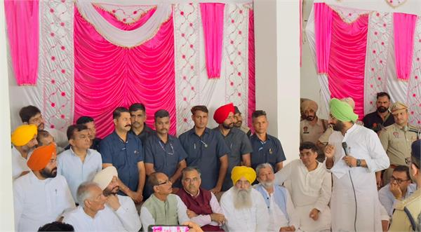 ਕੇਂਦਰੀ ਮੰਤਰੀ ਸ਼ਿਵਰਾਜ ਚੌਹਾਨ ਤੇ ਰਵਨੀਤ ਸਿੰਘ ਬਿੱਟੂ ਵੱਲੋਂ ਗੁਰਦਾਸਪੁਰ ਦੇ ਹੜ੍ਹ ਪ੍ਰਭਾਵਿਤ ਖੇਤਰਾਂ ਦਾ ਦੌਰਾ