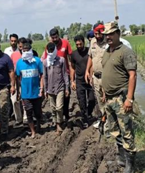 ਹੜ੍ਹਾਂ ਦੀ ਆੜ ‘ਚ ਹਥਿਆਰਾਂ ਦੀ ਤਸਕਰੀ, ਪੂਰੀ ਖ਼ਬਰ ਪੜ੍ਹ ਰਹਿ ਜਾਵੋਗੇ ਹੈਰਾਨ