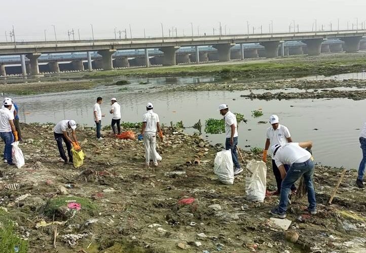 पर्यावरण मंत्री ने अधिकारियों को स्वच्छ यमुना मिशन में तेजी लाने के दिए निर्देश