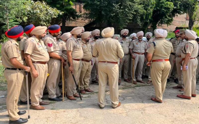 ਪੰਜਾਬ ‘ਚ ਹਾਈ ਅਲਰਟ, ਪੁਲਸ ਮੁਲਾਜ਼ਮਾਂ ਨੂੰ ਸਖ਼ਤ ਹੁਕਮ ਜਾਰੀ!