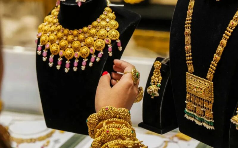 ਕਰਵਾ ਚੌਥ ਤੋਂ ਪਹਿਲਾਂ ਸੋਨਾ ਤੇ ਚਾਂਦੀ ਹੋਈ ਸਸਤੀ, ਨਿਵੇਸ਼ਕਾਂ ਨੇ ਮੁਨਾਫ਼ਾ ਬੁੱਕ ਕੀਤਾ