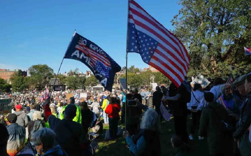 ਅਮਰੀਕਾ ‘ਚ ਟਰੰਪ ਪ੍ਰਸ਼ਾਸਨ ਵਿਰੁੱਧ ‘ਨੋ ਕਿੰਗਜ਼’ ਵਿਰੋਧ ਪ੍ਰਦਰਸ਼ਨ, ਲੱਖਾਂ ਲੋਕ ਸੜਕਾਂ ‘ਤੇ ਉਤਰੇ