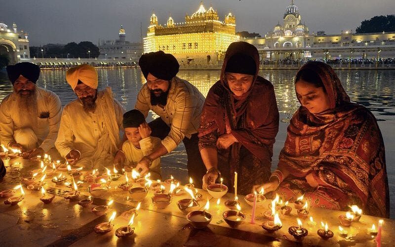 ਸ਼੍ਰੀ ਹਰਿਮੰਦਰ ਸਾਹਿਬ ਵਿਖੇ ਬੰਦੀ ਛੋੜ ਦਿਵਸ ਮੌਕੇ ਅੱਜ 1 ਲੱਖ ਘਿਓ ਦੇ ਦੀਵੇ ਜਗਾਏ ਜਾਣਗੇ