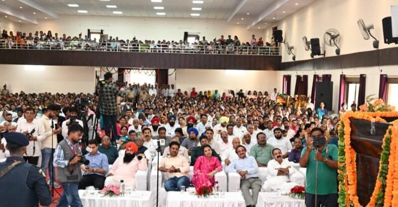 जब बेटियां पढ़ती हैं तो पूरा परिवार, समाज और देश बढ़ता है आगे – मुख्यमंत्री नायब सिंह सैनी