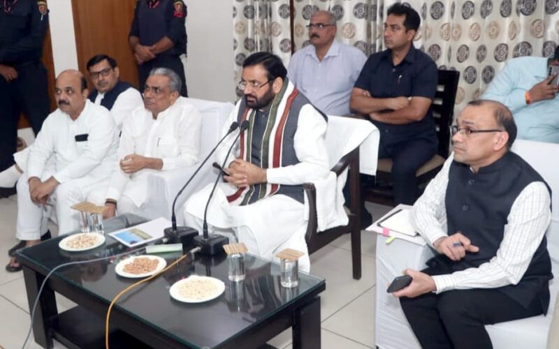 मुख्यमंत्री नायब सिंह सैनी ने जिला अधिकारियों की बैठक में विकास कार्यों की समीक्षा की