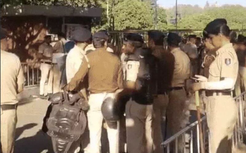 ਪੁਲਿਸ ਨੇ ਪੰਜਾਬ ਯੂਨੀਵਰਸਿਟੀ ’ਚ ਵਿਦਿਆਰਥੀਆਂ ਨੂੰ ਜਾਣ ਤੋਂ ਗੇਟਾਂ ਉਤੇ ਰੋਕਿਆ