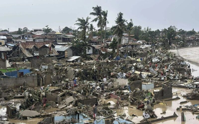 ਕੁਦਰਤ ਨੇ ਢਾਹਿਆ ਕਹਿਰ ! 241 ਲੋਕਾਂ ਦੀ ਮੌਤ, ਰਾਸ਼ਟਰਪਤੀ ਨੇ ਕੀਤਾ ਐਮਰਜੈਂਸੀ ਦਾ ਐਲਾਨ