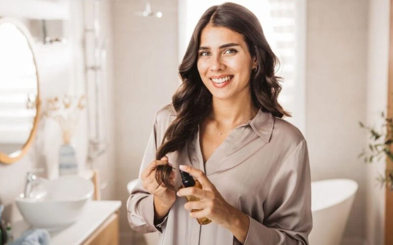 ਵਾਲਾਂ ਦੀ ਦੇਖਭਾਲ ਸੰਬੰਧੀ ਮਿੱਥਾਂ: ਵਾਲਾਂ ਨੂੰ ਨੁਕਸਾਨ ਪਹੁੰਚਾਉਣ ਵਾਲੀਆਂ ਵੱਡੀਆਂ ਗਲਤ ਧਾਰਨਾਵਾਂ ਜਿਨ੍ਹਾਂ ‘ਤੇ ਲੋਕ ਕਰਦੇ ਹਨ ਭਰੋਸਾ