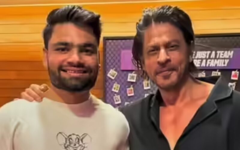 ਸ਼ਾਹਰੁਖ ਖਾਨ ਨੇ ਰਿੰਕੂ ਸਿੰਘ ਤੋਂ ਉਨ੍ਹਾਂ ਦੇ ਵਿਆਹ ਦੀ ਤਾਰੀਖ ਬਾਰੇ ਪੁੱਛਿਆ, ਪ੍ਰਸ਼ੰਸਕਾਂ ‘ਚ ਛਿੜ ਗਈ ਚਰਚਾ