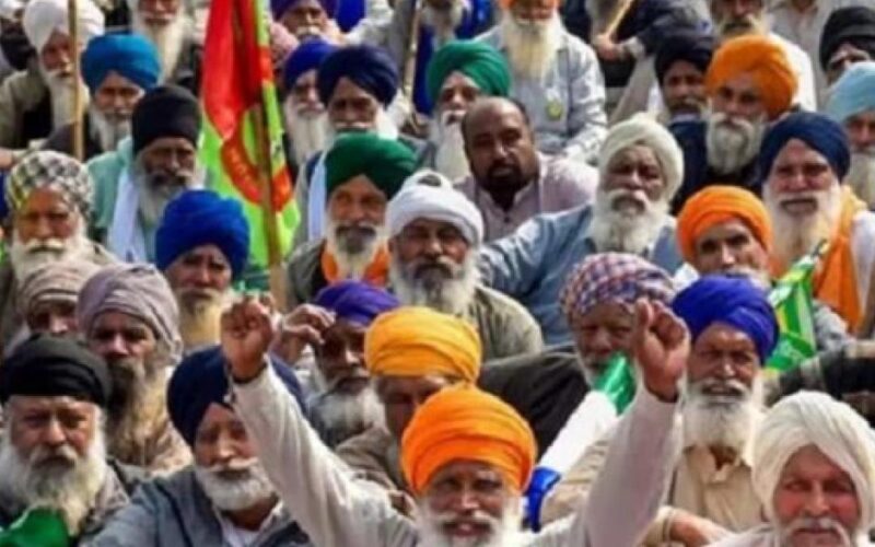 ਚੰਡੀਗੜ੍ਹ ‘ਚ ਫਿਰ ਆਇਆ ਕਿਸਾਨਾਂ ਦਾ ਹੜ੍ਹ, ਚੱਪੇ-ਚੱਪੇ ”ਤੇ ਪੁਲਸ ਫੋਰਸ ਨੂੰ ਕੀਤਾ ਗਿਆ ਤਾਇਨਾਤ