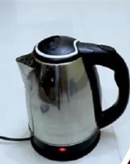 ਟਰੇਨ ‘ਚ ਭੁੱਲ ਕੇ ਵੀ ਨਾ ਲਿਜਾਓ ਇਲੈਕਟ੍ਰਿਕ ਕੇਤਲੀ! ਪਏਗਾ ਭਾਰੀ ਜੁਰਮਾਨਾ ਤੇ ਹੋ ਸਕਦੀ ਹੈ ਸਜ਼ਾ