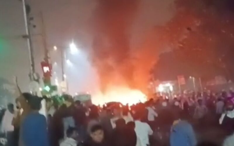 ਦਿੱਲੀ ਦੇ ਲਾਲ ਕਿਲ੍ਹਾ ਮੈਟਰੋ ਸਟੇਸ਼ਨ ਨੇੜੇ ਧਮਾਕਾ, ਕਈ ਵਾਹਨਾਂ ਨੂੰ ਲੱਗੀ ਅੱਗ