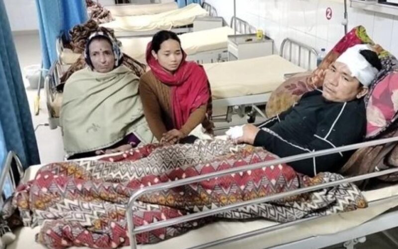 ਬਠਿੰਡਾ ‘ਚ ਮੋਮੋਜ਼ ਦੀ ਰੇੜੀ ਲਾਉਣ ਵਾਲੇ ‘ਤੇ ਤਿੰਨ ਨਕਾਬਪੋਸ਼ ਬਾਈਕ ਸਵਾਰ ਨੌਜਵਾਨਾਂ ਨੇ ਤੇਜ਼ਧਾਰ ਹਥਿਆਰਾਂ ਨਾਲ ਕੀਤਾ ਹਮਲਾ