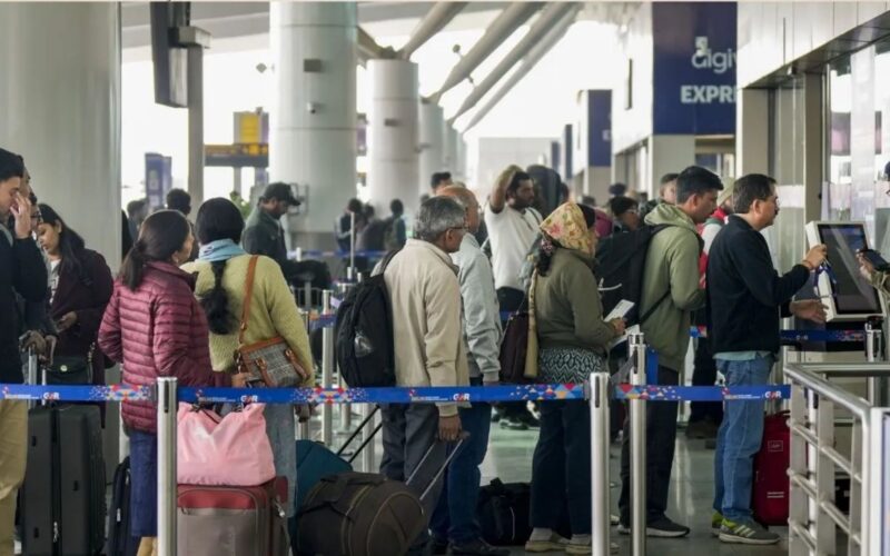 ਇੰਡੀਗੋ ਦੀਆਂ ਉਡਾਣਾਂ ਰੱਦ, ਟਿਕਟਾਂ ਮਹਿੰਗੀਆਂ; ਕੇਂਦਰ ਸਰਕਾਰ ਨੇ ਯਾਤਰੀਆਂ ਨੂੰ ਰਾਹਤ ਦਿੰਦੇ ਹੋਏ ਹਵਾਈ ਕਿਰਾਏ ਦੀ ਸੀਮਾ ਲਗਾਈ