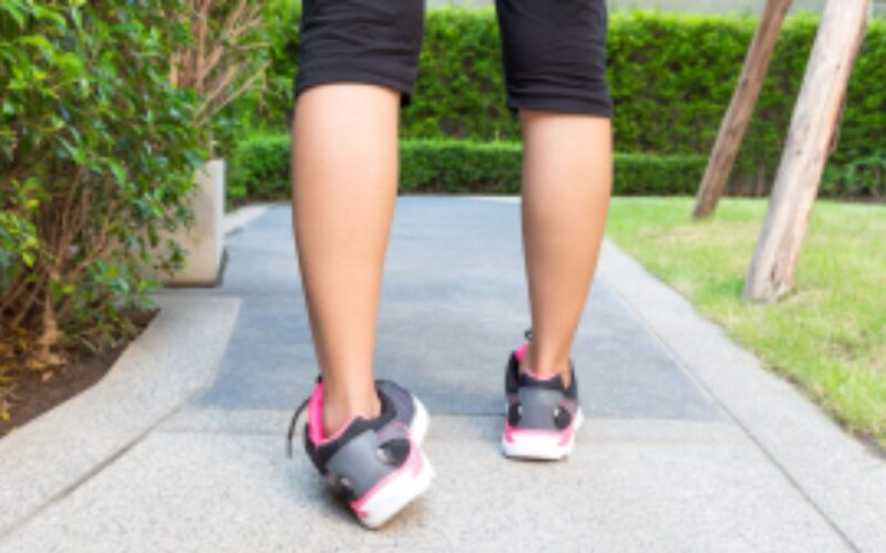 ਕੀ ਤੁਹਾਡਾ ਪੈਰ ਤੁਰਦੇ ਸਮੇਂ ਅਕਸਰ ਮਰੋੜਦਾ ਹੈ? ਇਸਦੇ ਕਾਰਨਾਂ ਤੇ ਆਸਾਨ ਉਪਾਵਾਂ ਬਾਰੇ ਜਾਣੋ