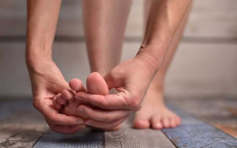 ਠੰਡ ‘ਚ ਹੱਥ-ਪੈਰ ਸੁੰਨ ਹੋਣਾ: ਕੀ ਇਹ ਆਮ ਜ਼ੁਕਾਮ ਹੈ ਜਾਂ ਨਸਾਂ ਦੀ ਸਮੱਸਿਆ ਦਾ ਸੰਕੇਤ ਹੈ? ਜਾਣੋ ਡਾਕਟਰ ਕੀ ਕਹਿੰਦੇ ਹਨ