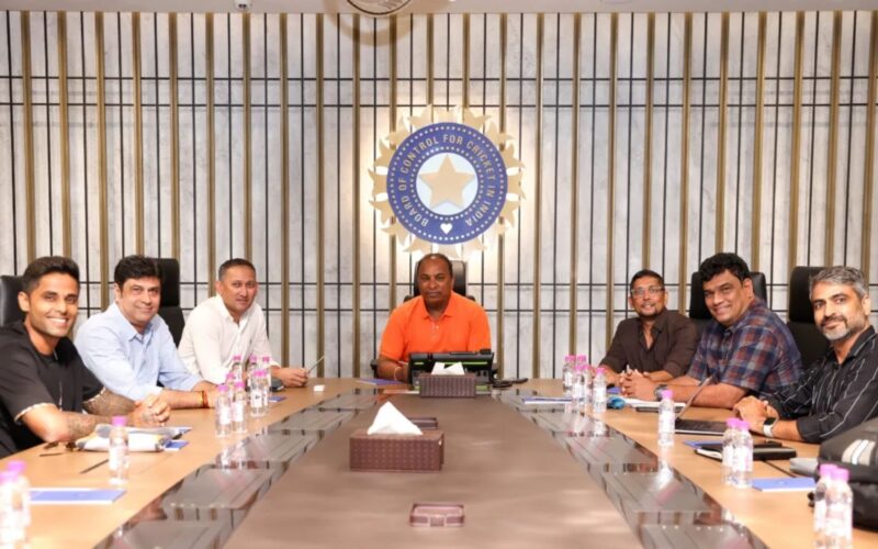 ਦੂਜੇ ਵਨਡੇ ਤੋਂ ਪਹਿਲਾਂ BCCI ਕਰੇਗੀ ਅਹਿਮ ਮੀਟਿੰਗ, ਵਿਰਾਟ-ਰੋਹਿਤ ਦੇ ਭਵਿੱਖ ‘ਤੇ ਚਰਚਾ