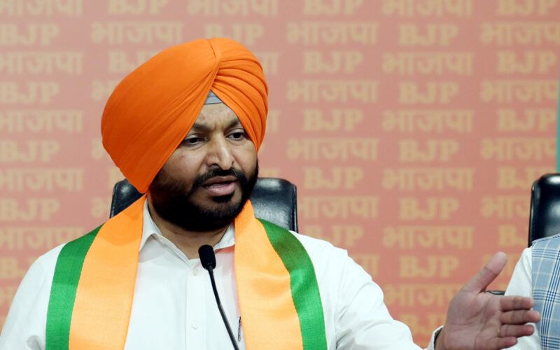 ਰਵਨੀਤ ਬਿੱਟੂ ਨੇ ਘੇਰੇ ਅਕਾਲੀ-ਕਾਂਗਰਸੀ, ਕਿਹਾ- BJP ਤਾਂ ਇਹ ਸੋਚਦੀ ਹੈ ਅੱਜ ਪੰਜਾਬ ਦਾ ਕੀ ਬਣੂ