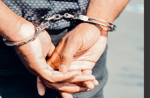 3 ਨੌਜਵਾਨ ਤੇਜ਼ਧਾਰ ਹਥਿਆਰਾਂ ਸਮੇਤ ਗ੍ਰਿਫ਼ਤਾਰ