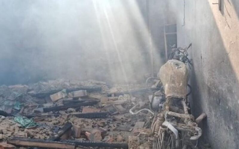 ਗੈਸ ਸਿਲੰਡਰ ਫਟਨ ਨਾਲ ਘਰ ਨੂੰ ਲੱਗੀ ਅੱਗ, ਸਾਰਾ ਸਮਾਨ ਸੜ ਕੇ ਸੁਆਹ