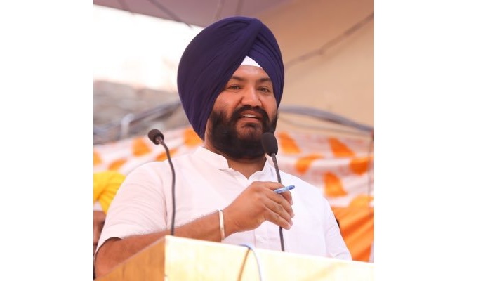 ਤਲਬੀਰ ਸਿੰਘ ਗਿੱਲ ਨੇ ਸਾਧਿਆ ਬਾਦਲ ਪਰਿਵਾਰ ਤੇ ਨਿਸ਼ਾਨਾ, ਕਿਹਾ “ਬਾਦਲ ਪਰਿਵਾਰ ਨੇ ਐਸਜੀਪੀਸੀ ਨੂੰ ਭ੍ਰਿਸ਼ਟਾਚਾਰ ਦਾ ਅੱਡਾ ਬਣਾਇਆ”