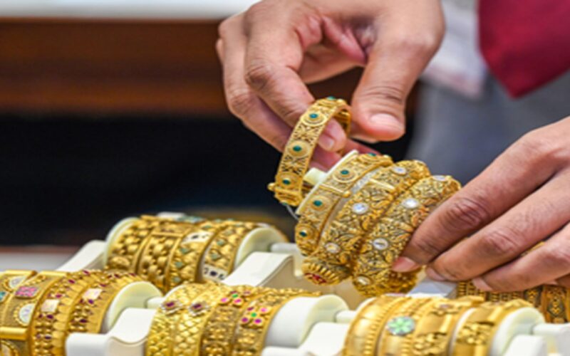 ਹੋਲੀ ਤੋਂ ਪਹਿਲਾਂ ਸੋਨਾ-ਚਾਂਦੀ ਹੋਇਆ ਸਸਤਾ, ਸਰਾਫਾ ਬਾਜ਼ਾਰ ਦੇ ਗਾਹਕਾਂ ਨੂੰ ਰਾਹਤ