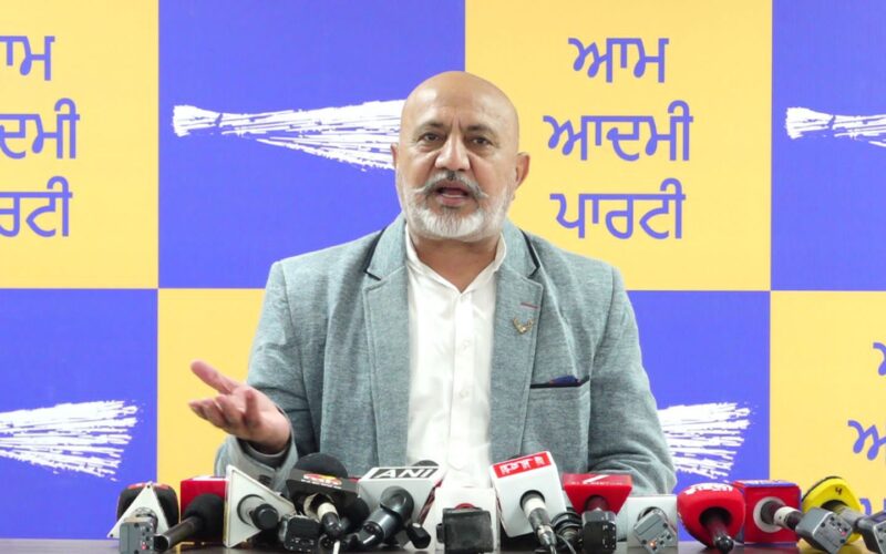 ਬਿੱਟੂ ਦੀ ਵੀਡੀਓ ਨਾਲ ਕਾਂਗਰਸ–ਅਕਾਲੀ ਦੀ ‘ਫਿਕਸ ਮੈਚ’ ਸਿਆਸਤ ਬੇਨਕਾਬ; ਮਾਨ ਨੇ ਭ੍ਰਿਸ਼ਟ ਸੱਤਾ ਗਠਜੋੜ ਨੂੰ ਤੋੜਿਆ : ਬਲਤੇਜ ਪੰਨੂ